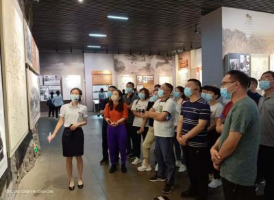 傳承遵義會(huì )議精神  求真務(wù)實(shí)  尋新求變